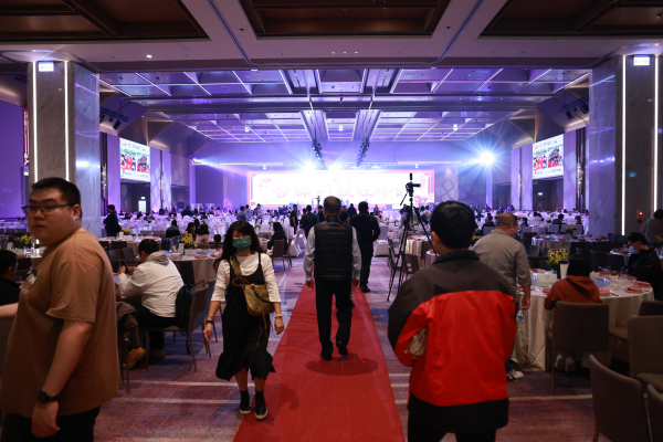 台郡科技旺年會｜打造科技感爆棚的感官盛宴，這場尾牙有夠派！ - 照片 4