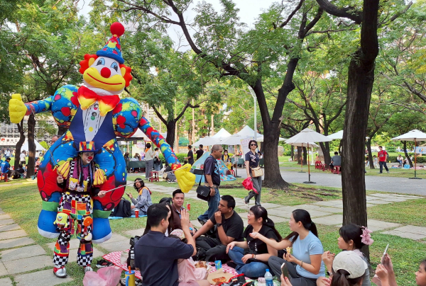 高雄市政府勞工局超 Chill 野餐派對｜多元文化共融的戶外同樂日 - 照片 5