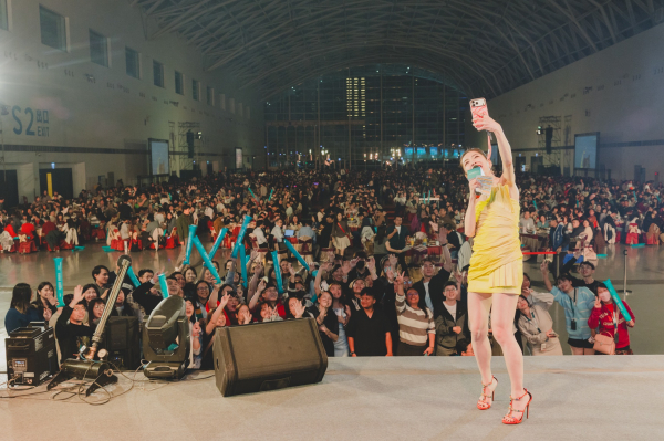 【國家級場館盛典】全球光電巨擘 4500 人年度尾牙：巨量人流吞吐與演唱會級體驗實錄 - 照片 5