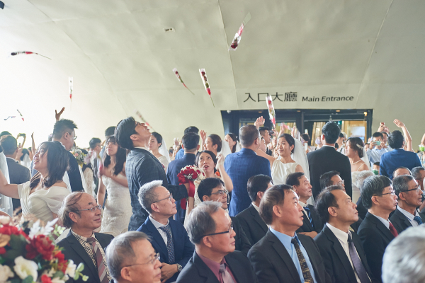 鋼鐵產業全球龍頭集團婚禮｜千人見證衛武營浪漫時刻，67對新人共譜鋼鐵柔情 - 照片 2